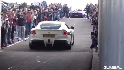 Lamborghini Aventador LP700 vs. Ferrari F12 Berlinetta: V12 Supercar Battle