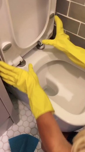 Cleaning hack #momhack #mumhack #cleaninghack #lifehack #emilynorris | TikTok