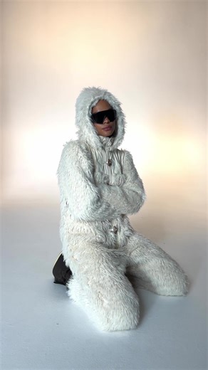 20K views · 88 reactions | Meet the Vanilla Fur Jumpsuit 懶 Why you’ll love it: ✔️ Warm, practical, and made for outdoor adventures ✔️ Plush faux-fur finish that’s soft to the touch ✔️ Functional toggles and a hooded silhouette for extra coziness Available in: Adults (XXS–XXXL) Why Onepiece: ⭐ 37,000+ 5-star reviews  Taxes & duties included ↩️ 30 days to return  Scandinavian design, made for comfort | Onepiece | Facebook