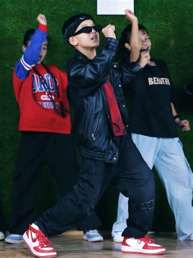 Mohani Lagla Hai Dance Journey with Yunish Ghimire