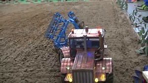 RC tractors in 1:16! Amazing farming world!