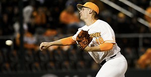 No. 8 Tennessee baseball beats Bowling Green in series opener