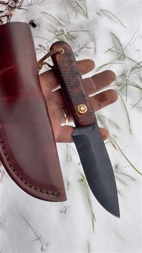 A look at a 38 Special Classic Hunting Knife