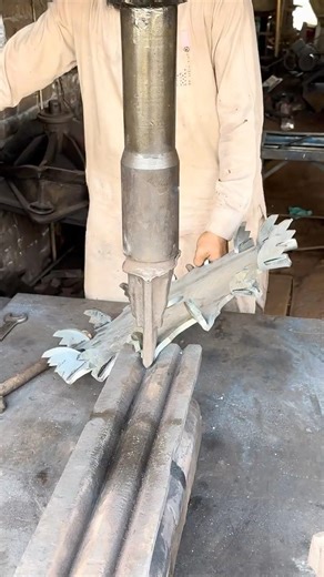 How Corn Planter's Wings are Bent With Hydraulic Press | Agricultural Machinery #hydraulicpress