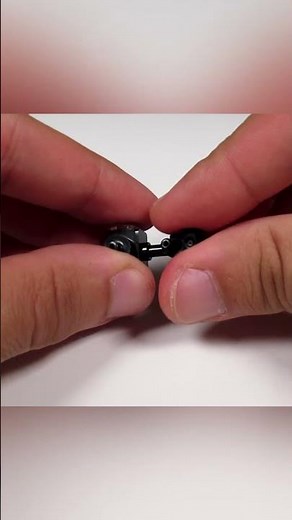 How to Build a LEGO Robot with just a few Pieces! #shorts