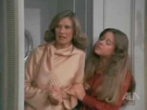 Phyllis S1E13 Phyllis And The Little People