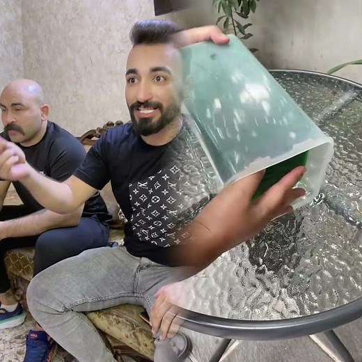 يريد اكبر موكب واخته مريضه شوفوا صار رسالتي للبعض #سيف_سعد