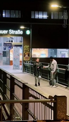 #berlin #streetmusic #busking #working #rapper #singer #songwriter #rnb #hiphop #soul #rap #femalerapper #neosoul #germanhiphop #independentartist #newcomer #woman #originalmusic #vibe #savethename #music #tiktok #viral