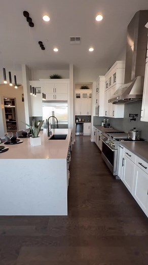 11K views · 73 reactions | Imagine how many people you could entertain in this home ✨ #taylormorrison #newhomes #luxuryhomes #luxuryhome #homeentertaining #kitchendecor #kitcheninspiration #kitchendesign #scottsdalerealestate #scottsdalehomes | Taylor Morrison | Facebook