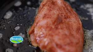 Miss Mandi uses Brookside Butter to make a Chicken Bacon Sandwich that’s sure to delight that bae who’s all about their bread or kuku about chicken! Grab your Brookside Culinary Range, try out the recipe this Valentine’s Day and savour every bite. #allyouneedthisvalentines | Brookside Dairy