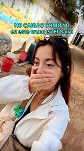TE CUENTO CÓMO PASÓ ⬇️ Bueno primero es que nadie me forzó a nada y yo cometo el error de creer que todos son amables conmigo jajaja y también me cuesta trabajo decir que no a tiempo. La verdad es un truco muy bien pensado porque el chico se para en un sitio estratégico donde los turistas quieren cruzar la calle y te miente diciendo que no vayas hacia allá porque no hay paso. Entonces te “ayuda a cruzar” en una parte de mucho tránsito y de casualidad al cruzar a unos pasos está su tienda. O sea