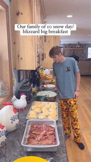1.2M views · 53K reactions | Every snow day Noah and I make a huge breakfast for our family. It is a Tradition that we have been doing now for almost 5 years. #bigfamilycooking #familytraditions #familygoals #snowday #breakfastideas #breakfasttime #justthebells10 | Just the Bells 10 | Facebook