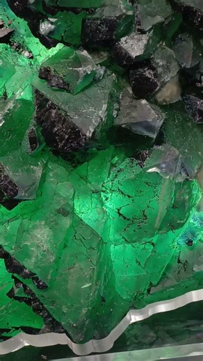A Superb Green Fluorite Specimen 💚💚💚!