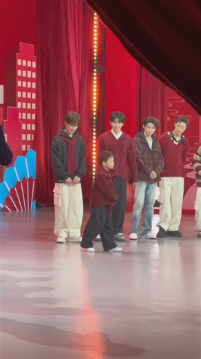 Jerico on Instagram: "在哥哥们的捧场声中越跳越嗨哈哈哈哈哈 #dance #十个勤天 #十个勤天做大做强 #2025央视蛇年春晚 Follow for more 🥰♥️ Credit douyin:Luckyhanghang #jech123 chinakid #cutekids #cutekidsfashion #cutekidsonly #ulzzang #ulzzangboy #douyin #dancekids #dance #kids #douyindance #douyinkids #tiktokchina #asianboy #koreanboy #coolkids #fashionkidsworld #fashionkidsstyle #fashionkids_worldwide #followformore #followforfollowback #followers #followmypage chinakid #cutekids #cutekidsfashion #cutekidsonly"