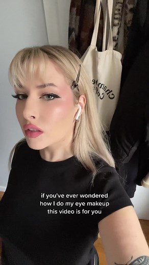 How to Edge Eyes with Eyeliner Tutorial