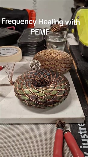 Boost your circulation, reduce inflammation, increase collegen, speed bone healing, reduce anxiety and depression are just some of the amazing benefits of PEMF Therapy.. #pemf #rodincoil #frequencyhealing #orgonite #torus