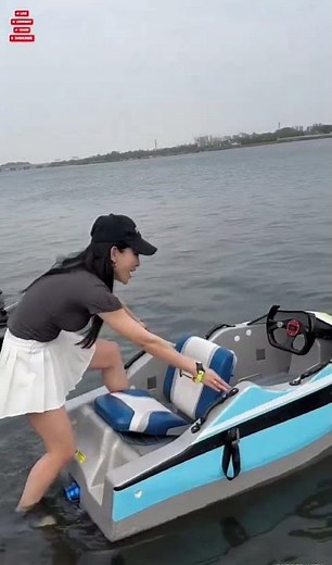 How to Drive a Boat for Beginners (Step-by-Step Tutorial) 🛥️