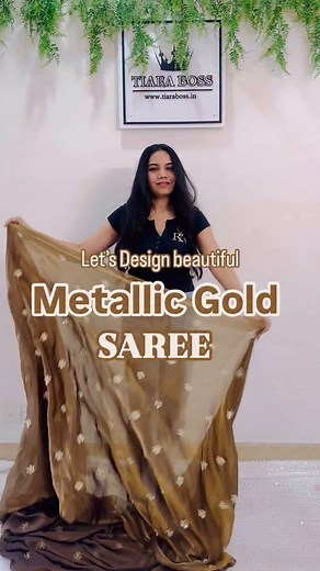 Newlywed glow meets luxury. Our custom-designed metallic gold saree set is made to make you stand out—perfect for receptions, cocktail nights, or your first celebration as a bride. DM or WhatsApp 91-9871902179 with your idea Our designers craft your dream outfit Delivery worldwide in 7–25 working days (urgent option available) All outfits are custom-made with full payment upfront. No COD, returns, or exchanges. Claims need an opening video. Visit www.tiaraboss.in or message us on WhatsApp to get