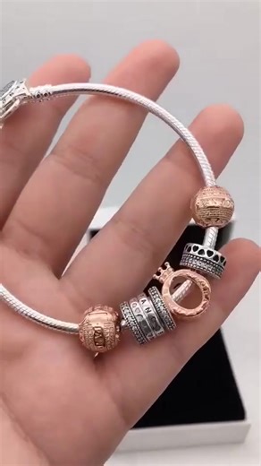 Black Friday Alert! Elevate your gift-giving game with Pandora's luxurious jewelry. Only while stocks last—grab them before they're gone! | Pandora Shop.