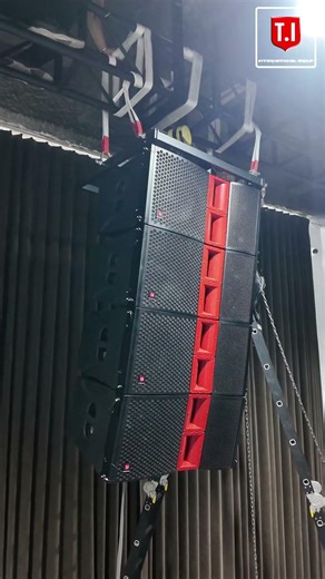 Engineers are installing a line array system🔥🔥