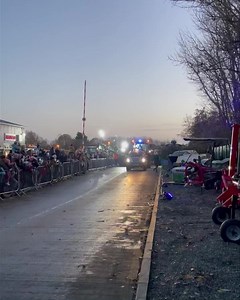 WHAT.A.NIGHT 🚜 Over 90 tractors attended! A huge thank you to everyone who came out to support the Essex Christmas Tractor Run last night and to all the farmers and drivers that took part🎄 Another fantastic evening and enjoyed by all, whilst raising money for Cancer Research and Essex & Herts Air Ambulance. Huge thanks must go to the Lyon family for organising with our team and all the volunteers and local businesses that supported the event - The Green Barn Farm Shop, Event Sound & Light, Ess