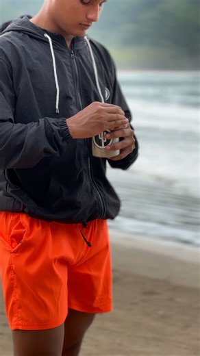 19 reactions | HELLO OCTOBER! ☀️ ¿Quién dijo que el calor se fue? En West, el verano es forever! Prepárate para ese road trip a tu playa favorita con outfits cómodos, ligeros y listos para la arena. Desde Windbreakers hasta Hoodies que te protegen del sol, y los shorts con el flow perfecto ¡Activa el mood de aventura!  Link en bio para tu look West. | WEST Clothing | Facebook