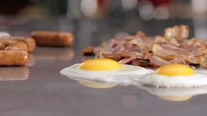 4.8K views · 74 reactions | X2 Eggs   X2 Rashers of bacon 肋 X2 Pork bangers  + A Slice of toast  Double Up on the enjoyment this weekend with the Double Up Breakfast from Wimpy! Remember, it’s available ALL DAY!    https://wimpy.co.za/classic-menu/breakfast/ | Wimpy SA | Facebook