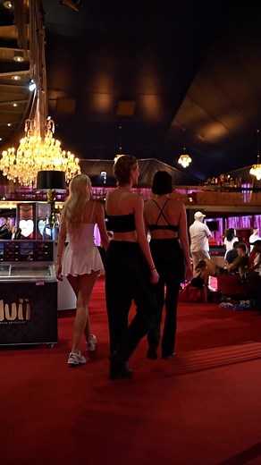 What a ride! ❣️ Für unser gemeinsames Opening haben wir schon seit letzter Woche fleißig mit den Finalist*innen von „Germany’s Next Topmodel“ geprobt. Hier gibt’s einen exklusiven Einblick!