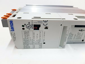 [Hot Item] E82EV152K2c Lenze Lenze Frequency Converter 1.5kw