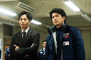 フロントラインの予告編・動画「メイキング映像：小栗旬」 - 映画.com