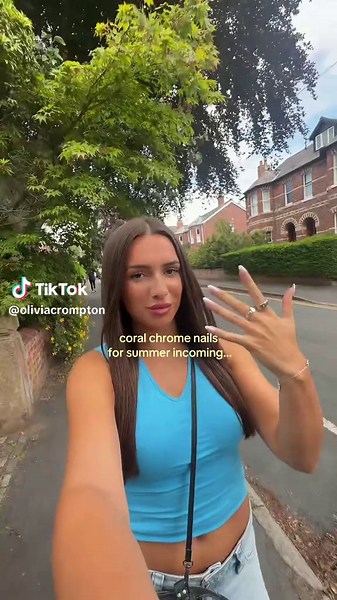 Coral Chrome Nails for Summer: Shimmering Beach-Ready Manicure