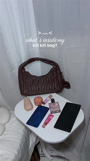 what’s inside my kili kili bag? #kilikilibag #bags #hobobag #whatsinmybag
