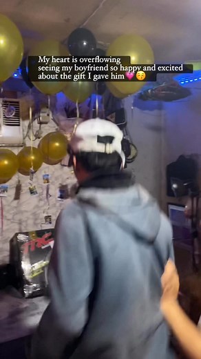 Ug na surprise ko nimo gabie,deserve sd nimo ni bisag makalagut na sig balik2 ug “palit tag mags dae”happy kaayu?J'kyLe Gonzales?i love you & Happy 2nd Anniversary to us mwuah💗😚 | Jai Lash Nail Extension