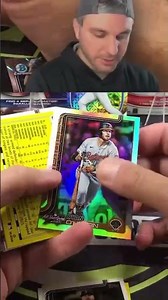 This autograph of the ROOKIE OF THE YEAR is so clean 🥶