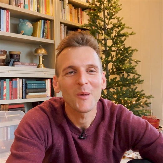 100K views · 7.3K reactions | This upstairs office tree began years ago with just one pinecone ornament! I’ve since grown the collection and finally have enough to fill an entire tree. I couldn’t love it anymore, and I hope it inspires you to do something with some vintage ornaments this year (or in a future year)! Enjoy! | Wyse Guide | Facebook