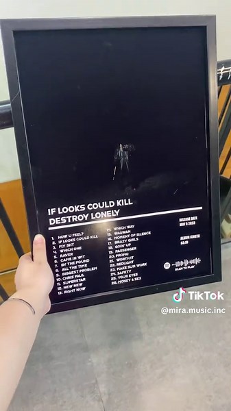 Create Stunning Music Album Wall Decor Ideas