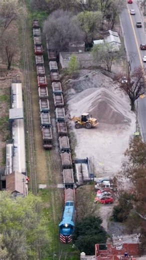 Carga de áridos en un tren