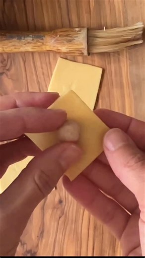 ✨Sourdough tortellini from scratch! It’s a labor of love. But the taste, texture, and meditative practice of shaping these plump little pasta rings is well worth your effort! I use a modified version of my master sourdough pasta dough (Italian 00 flour, starter egg) which can be made on the same day or fermented overnight. It’s divine. 😍 For the dough: - 200 g 00 flour - 2 large eggs (110g cracked weight) - 20 g sourdough starter Full recipe, filling details, video etc. linked in profile: https