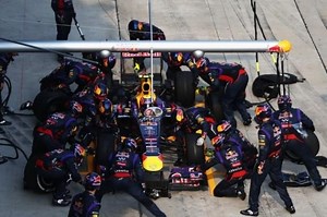 Formula One Team Breaks World Record For Fastest Pit Stop Ever - SlashGear