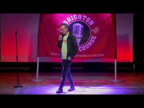 Tom Lavis Brighton Comedy Course Debut Comedy gig