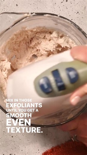 5.5K views · 53 reactions | We’re a little sad that summer is coming to a close… but nothing softens the blow like the return of cozy fall vibes 泥☕ This Pumpkin Spice Latte Body Scrub Project is like a PSL for your skin. It's rich, creamy, with just a touch of warm fall spice. Get the recipe: https://bberry.studio/PumpkinSpiceScrub Are you ready to trade beach days for sweater weather - or are you still in full summer mode? | Bramble Berry | Facebook