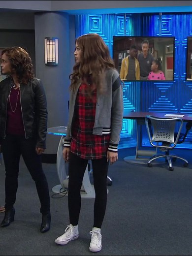 Stakeout Takeout: Family Drama Unfolds in KC Undercover
