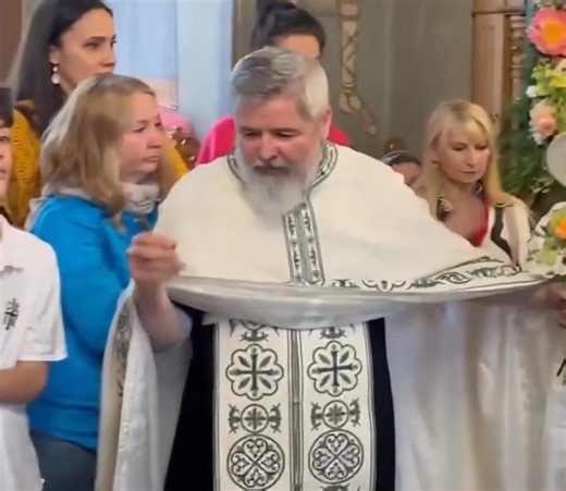 Ereticul Ecumenist Vasile Ioana Hulitor, Schismatic, Apostat, Antihrist, Batjocoritor al Semnului Sv. Cruci, 24 august 2025 -- ●Pidalion 1844 (2007) pdf de descarcat: http://www.mediafire.com/file/41196ic11rdnghv/Pidalion_1844.pdf/file ________ ●●●1688 pag. 897; 1 Timotheiu 6, 3-6 Oricine învaţă altele și nu să apropie de ceale sănatoase cuvinte ale Domnului nostru Iisus Hristos și la cea după bunăcredinţă învăţătură. Făleaşte-să, nemică ştiind, ce bolnăvindu-se întru întrebări şi prici de cuvin