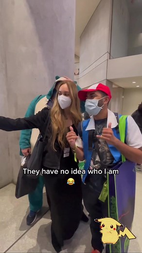 Surprised a few Ash Ketchum cosplayers at @newyorkcomiccon yesterday 🤷‍♀️ vid: @maxgoodrich #newyorkcomiccon #voiceofash #pokemon #cosplay #ashketchum #ashketchumcosplay #sarahnatochenny