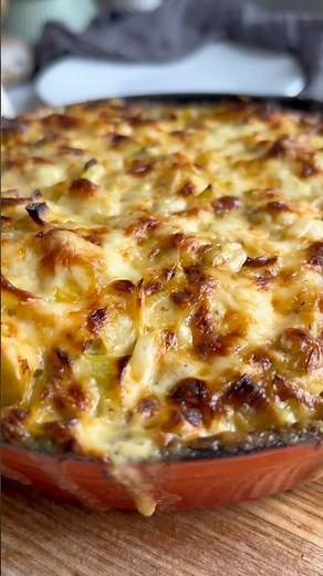 Potato and leek gratin- perfect side dish for the holidays! 💕