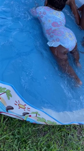 You can contact her for swimming lessons!🥺😂❤️ #createwitheffects #creatorsearchinsights #babytok #babiesoftiktok #babylove #babyfever #4upage #fyyyyyyyyyyyyyyyy #swimer