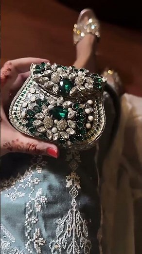 Handmade Beaded Bag Tutorial | Aesthetic DIY Beaded Purse for Beginners @shoumita @craftorria