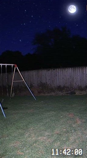 Triangle UFO Formation Caught on Camera