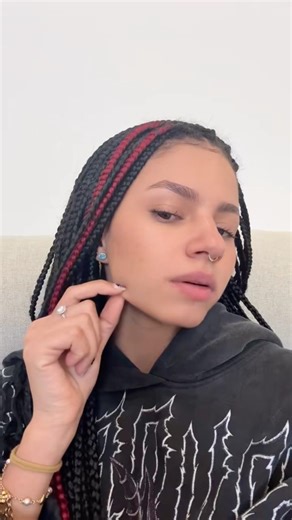 Do you know what a jaw piercing looks like?🤢