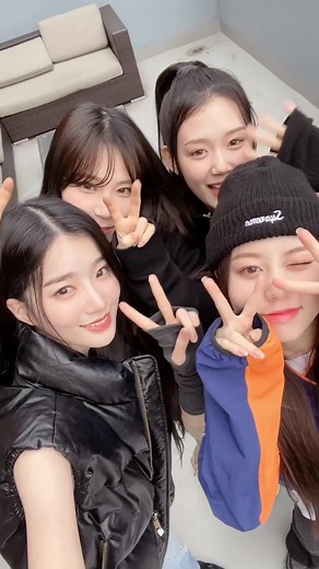 TripleS AAA Generation: Selfie Version